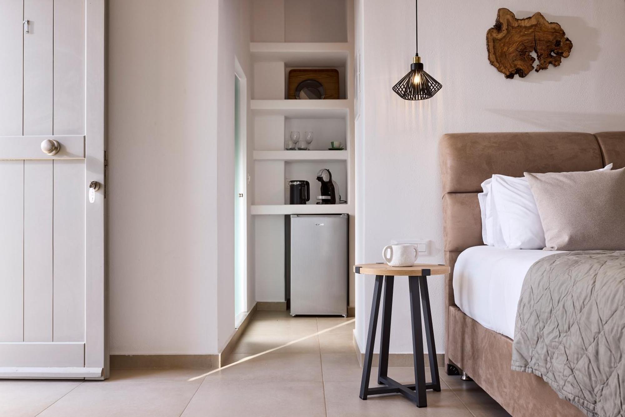 Kedros Milos Suites Adamantas  Exterior foto