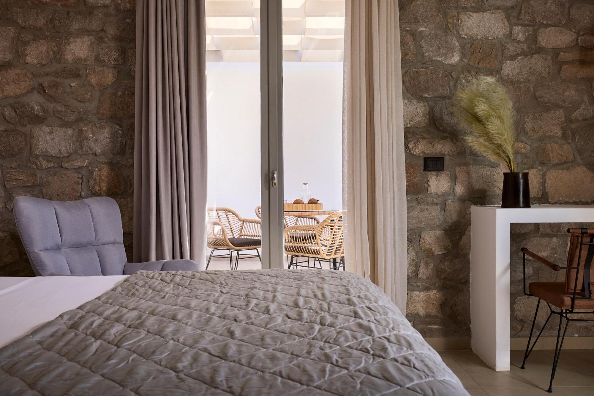Kedros Milos Suites Adamantas  Zimmer foto