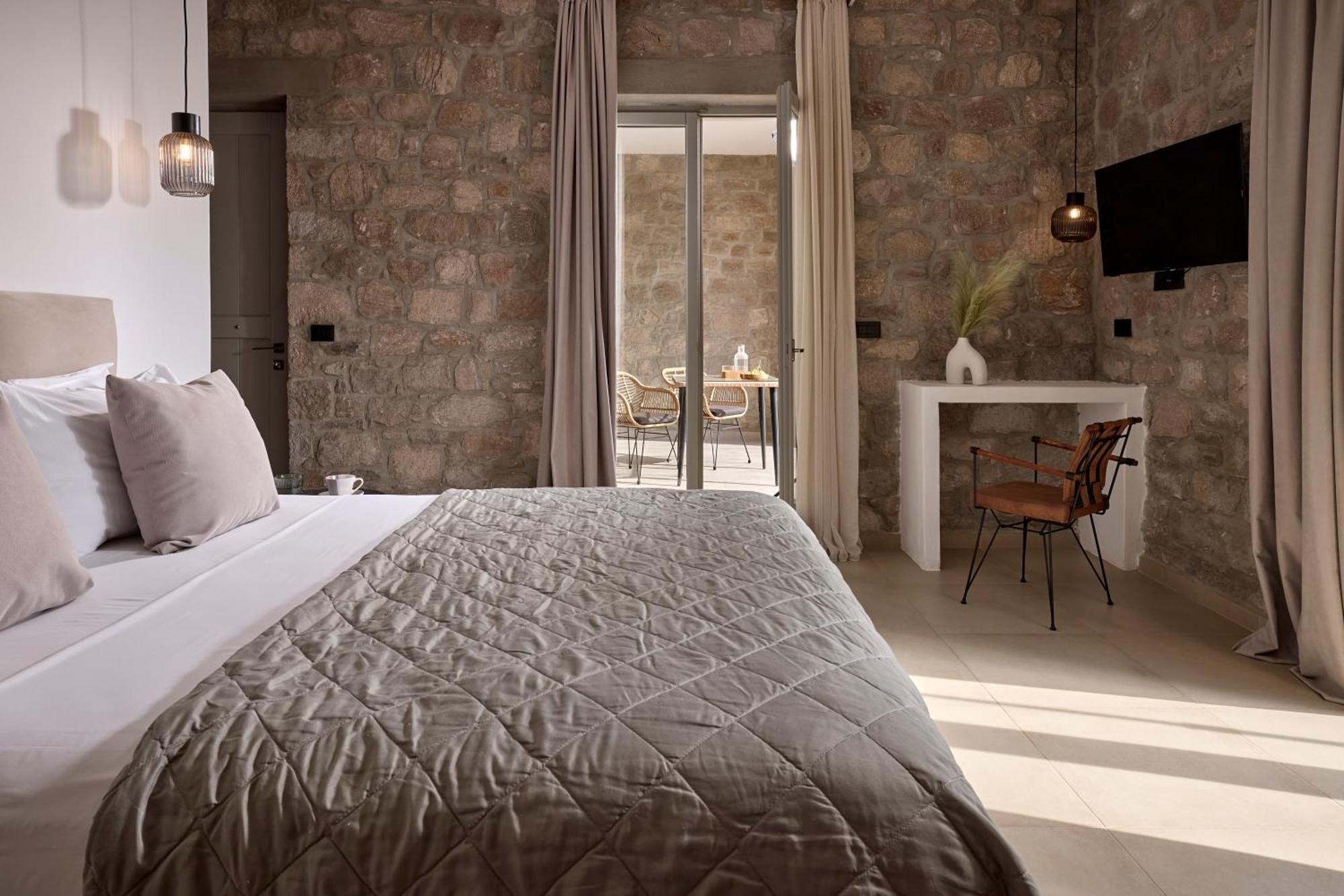 Kedros Milos Suites Adamantas  Zimmer foto